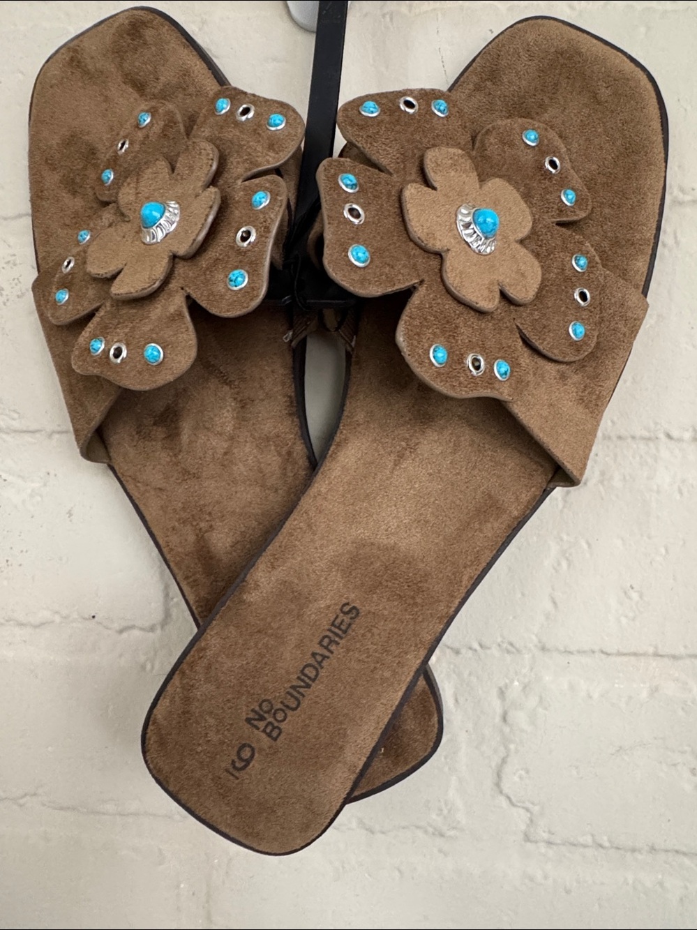 No Boundaries Brown Suede Floral Slide Sandals Turquoise Studs boho